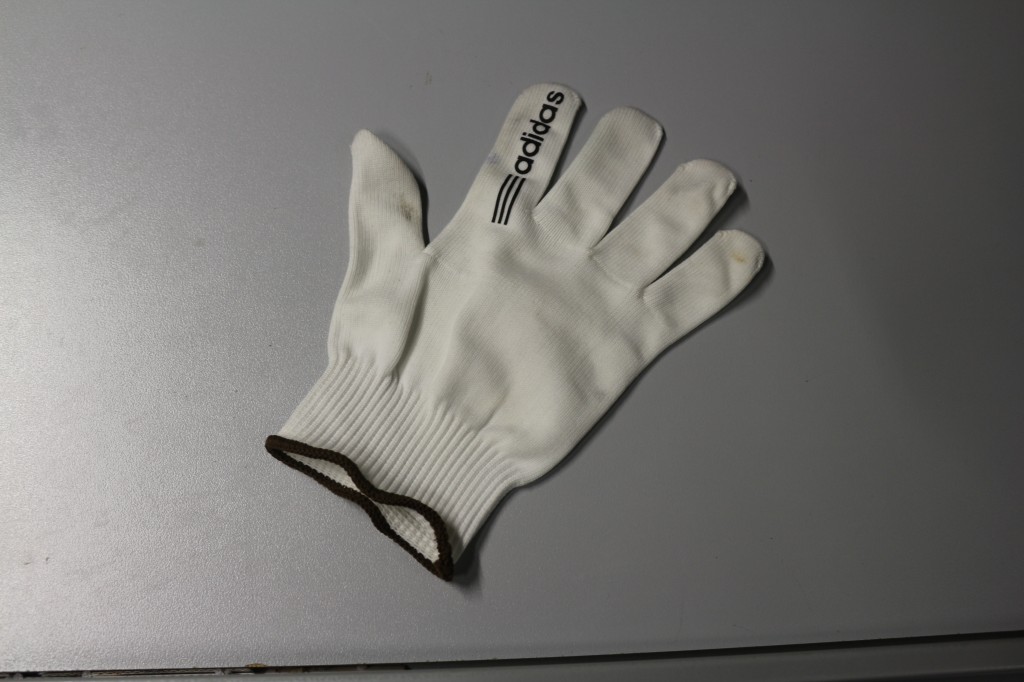 ADIDAS GLOVE