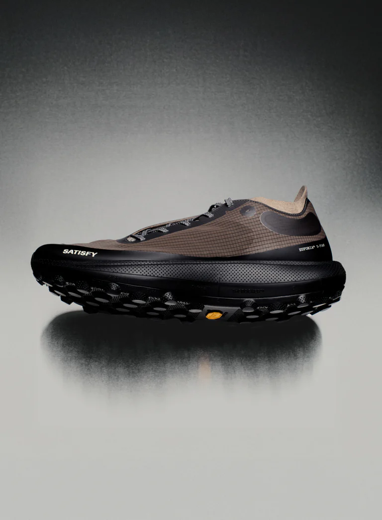satisfy-the-rocker-spec-shoe-mobile